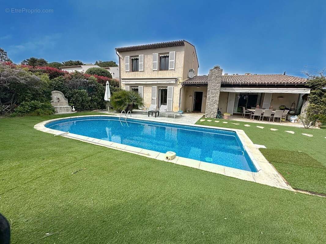 Maison à VILLENEUVE-LOUBET