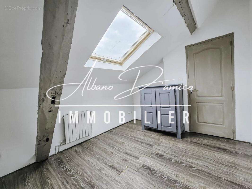 Maison à NEUVILLE-SAINT-REMY