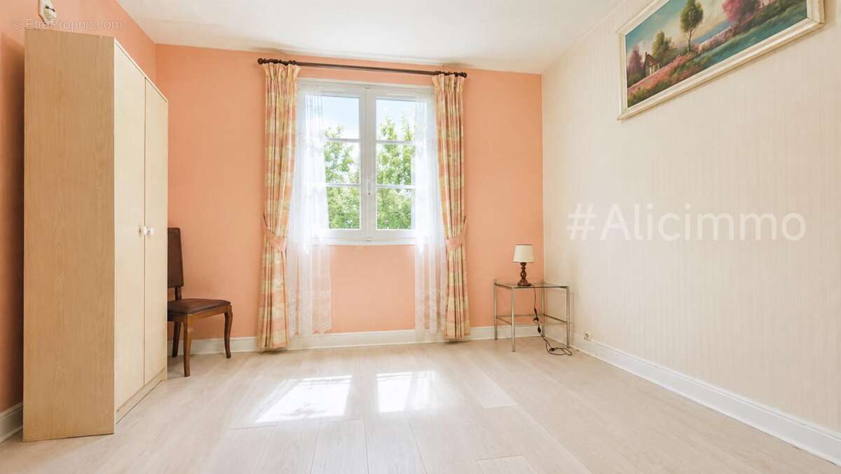 Maison Sezanne 7 pièce(s) 127 m2 - photo 9