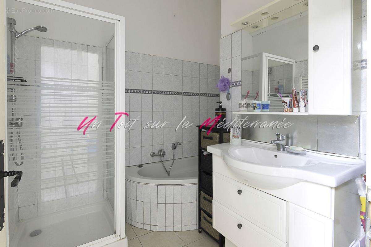 Appartement à PUGET-VILLE