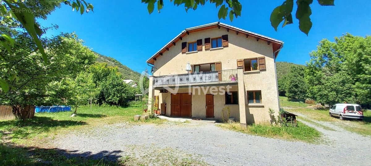 Maison 300 m² à Selonnet  - photo 3