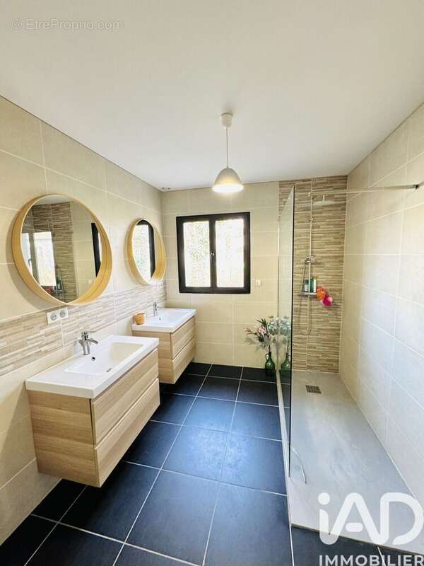 Maison 127 m² à Le Montat  - photo 6
