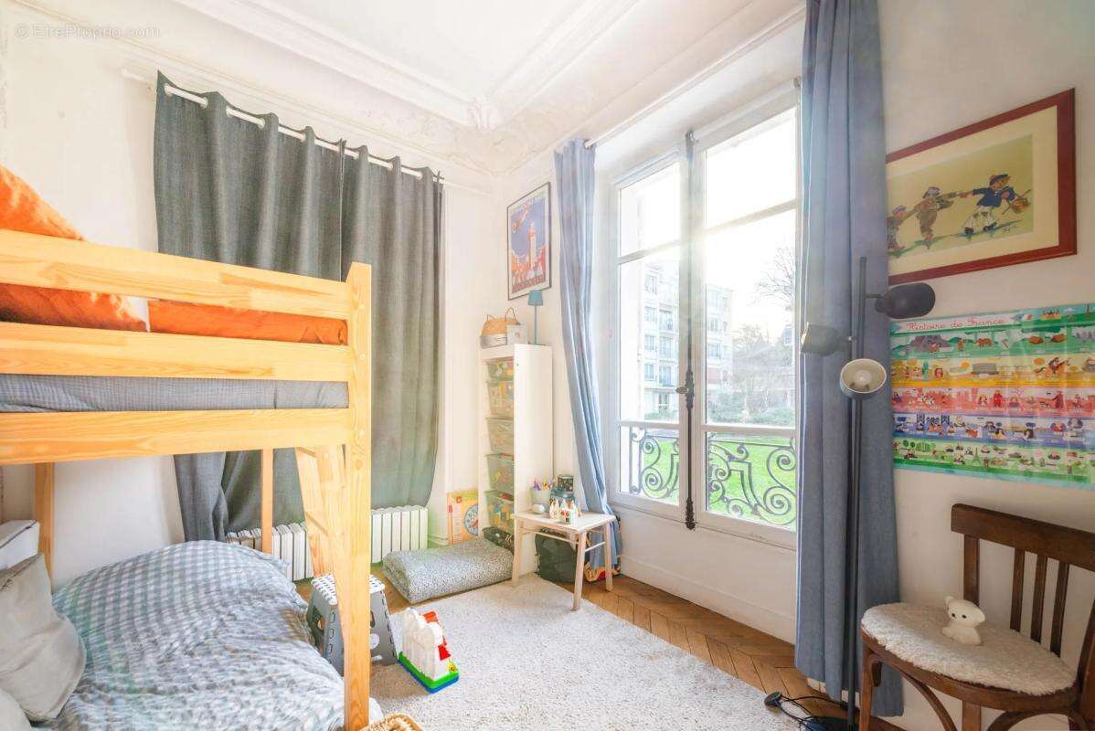 Appartement à VILLE-D'AVRAY