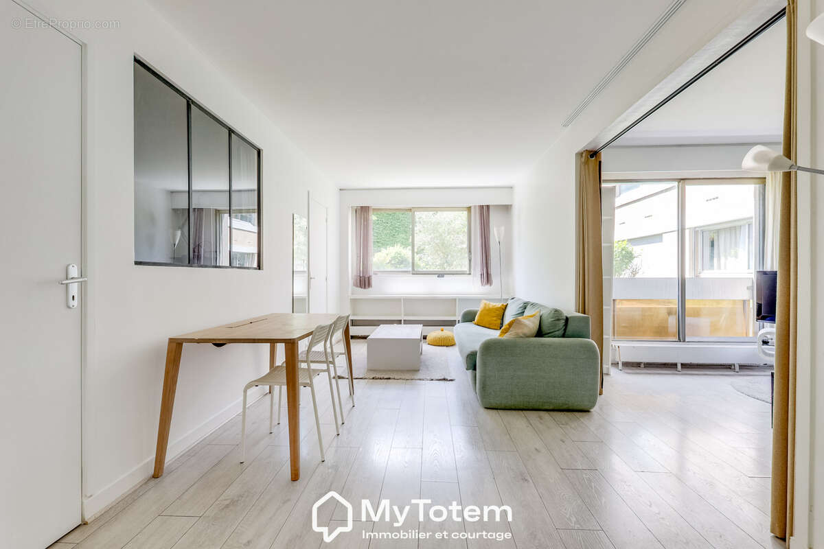 Appartement à PARIS-10E