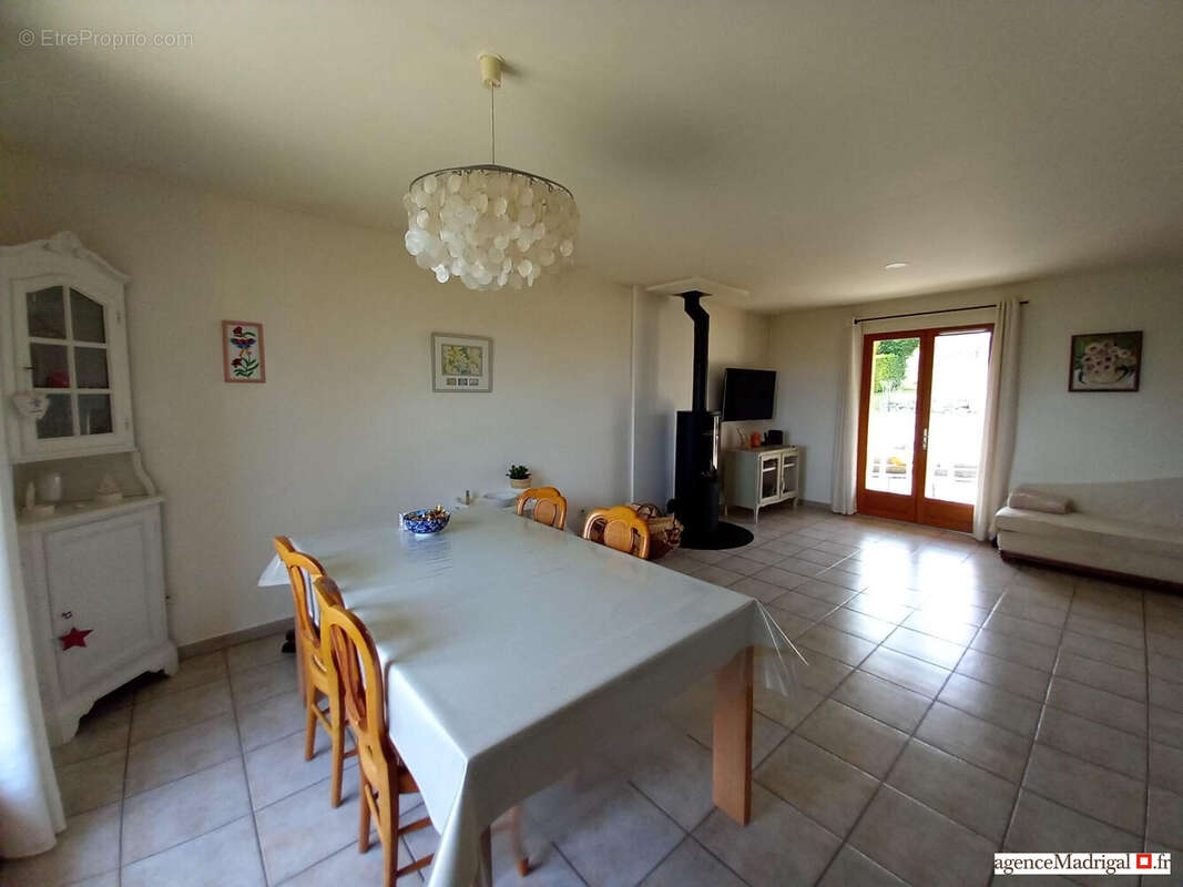 Maison à MERLAS