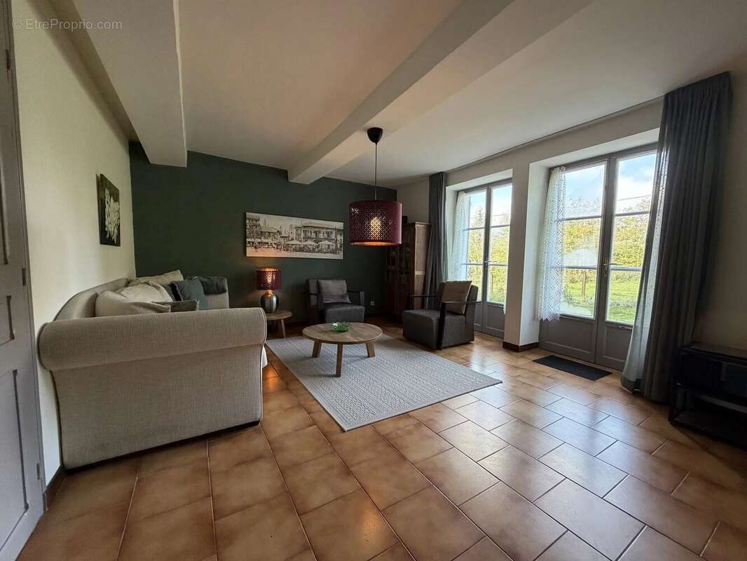 Maison à LUCENAY-L'EVEQUE