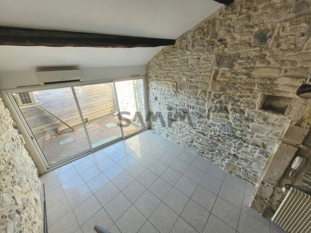 Maison à CLARENSAC