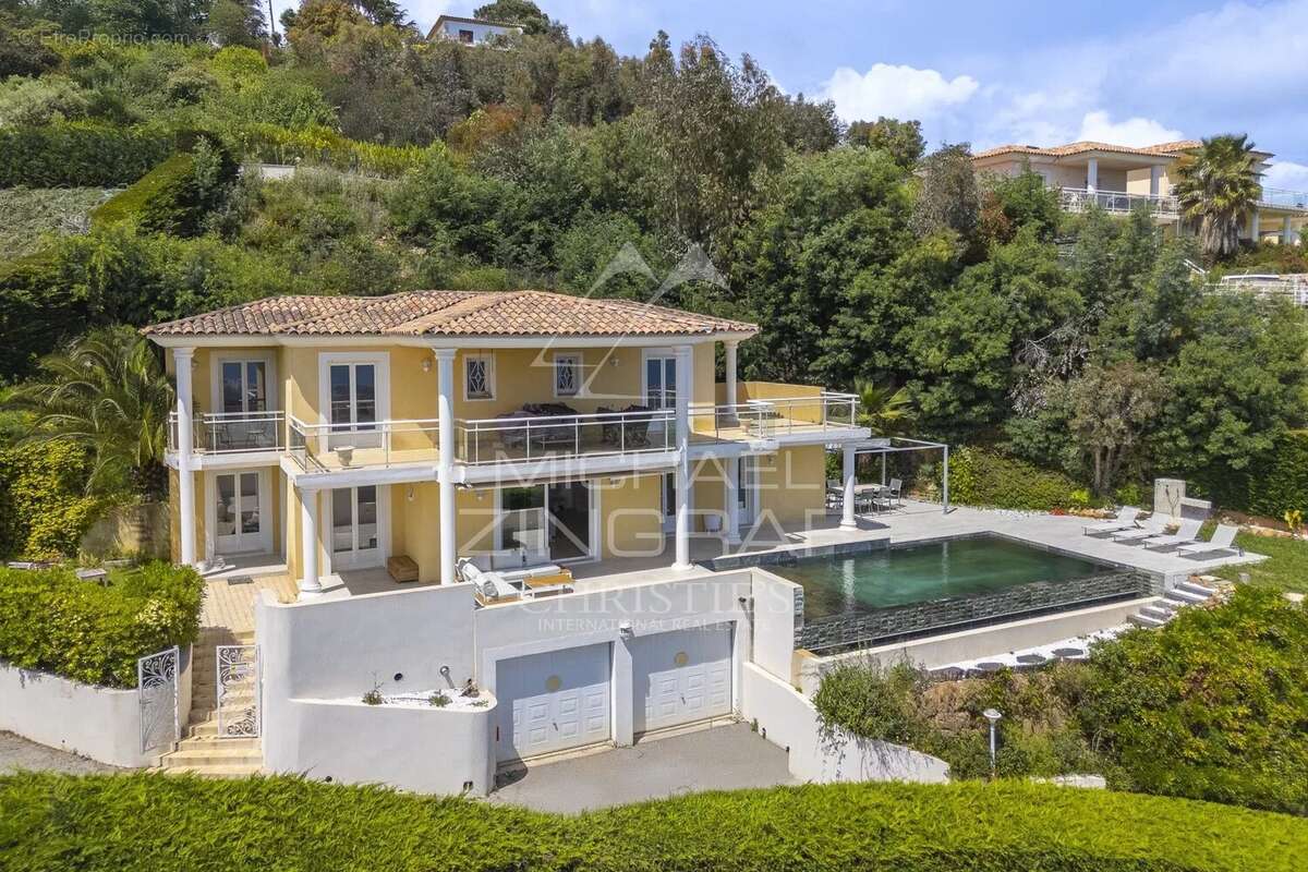 Maison à MANDELIEU-LA-NAPOULE