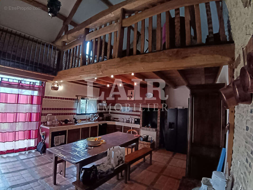 Maison à LE MELE-SUR-SARTHE