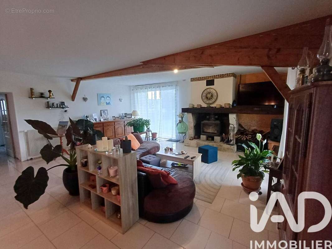 Maison 248 m² à Roumagne  - photo 2