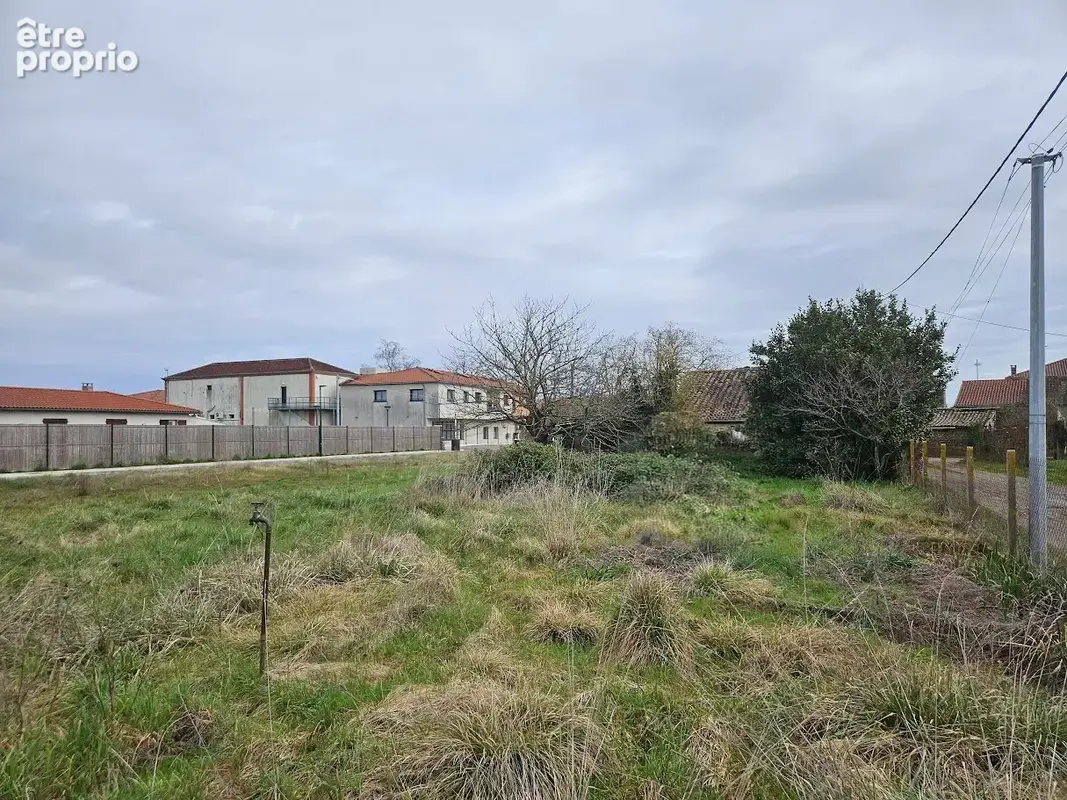 Photo Terrain à Labastidette au prix de 145 000€