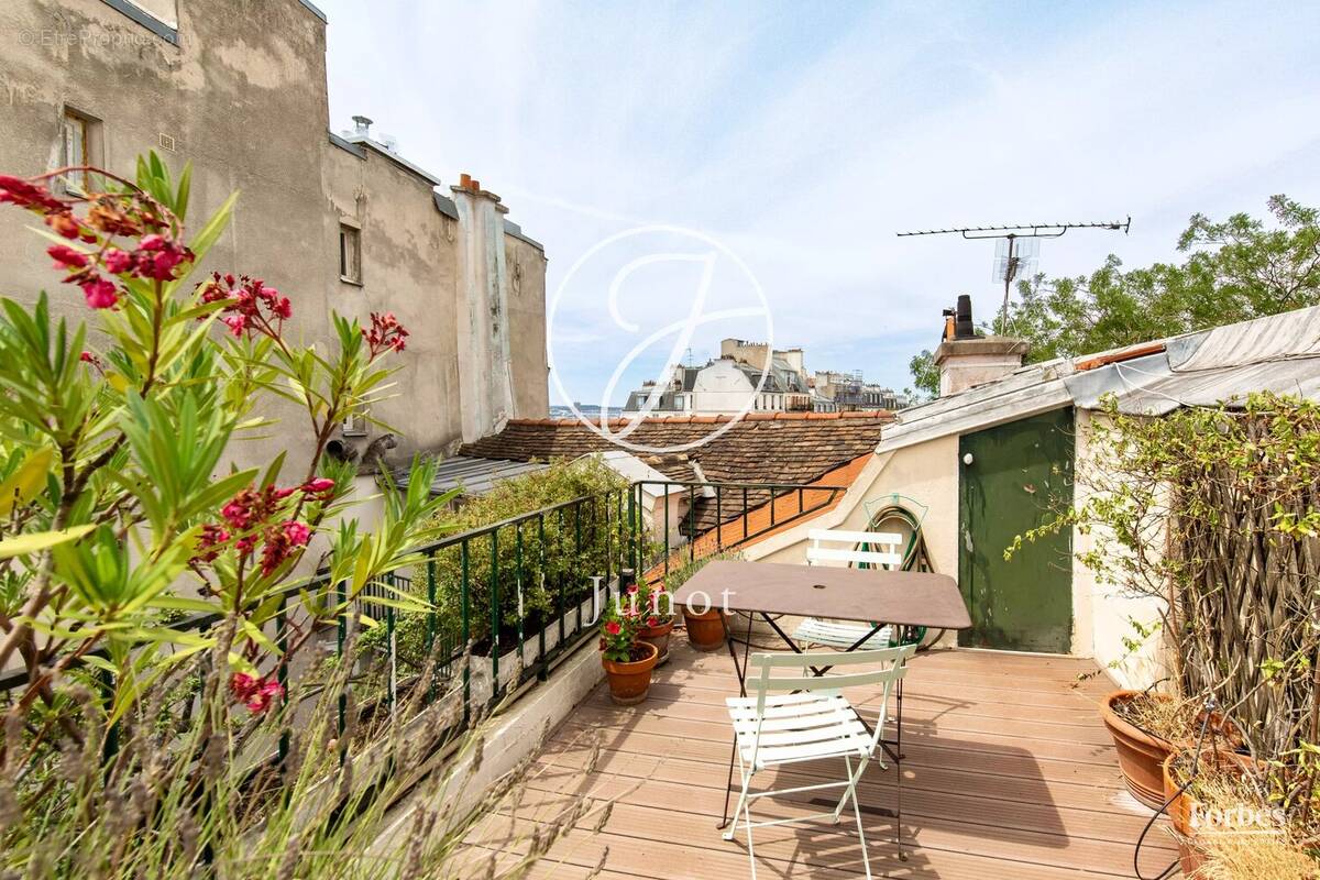 Appartement à PARIS-18E