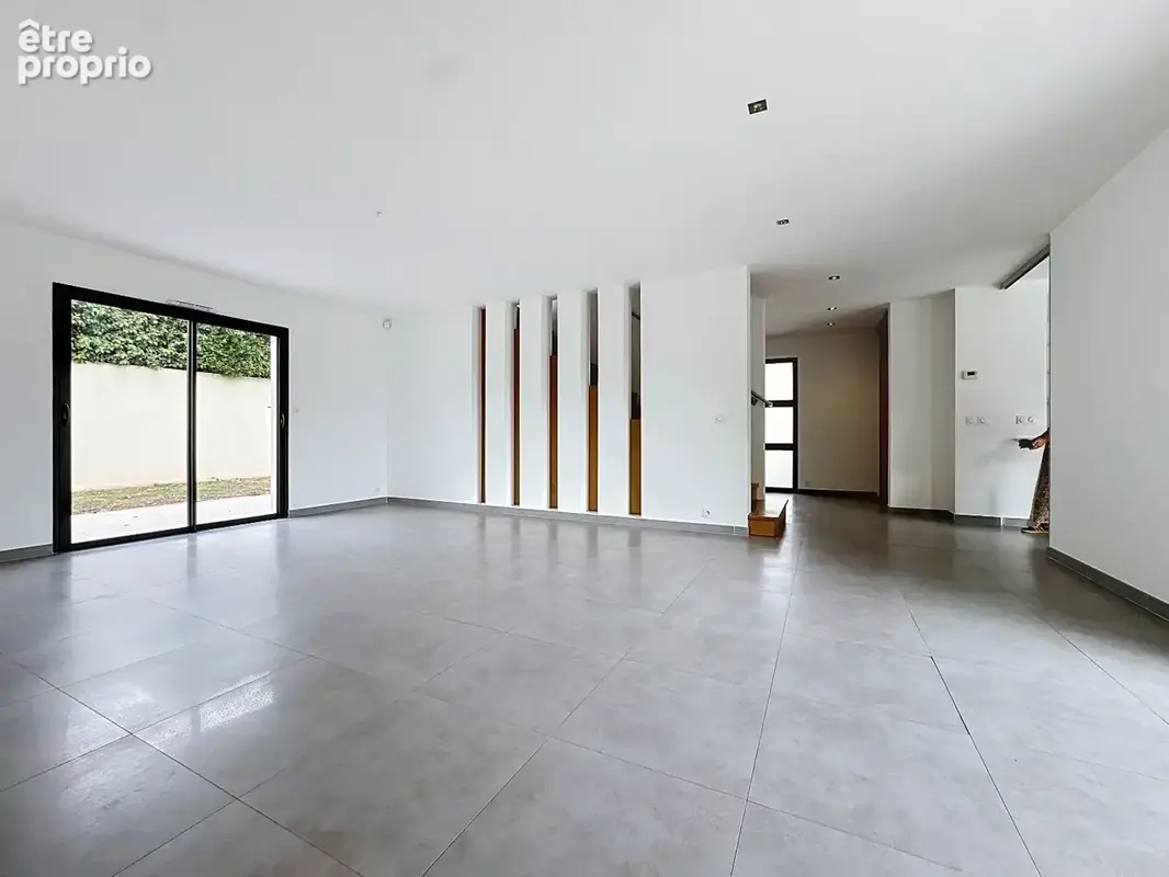 Castelnau le lez - villa 250 m² - 6 chambres - piscine - terrain 1500 m² - photo 8