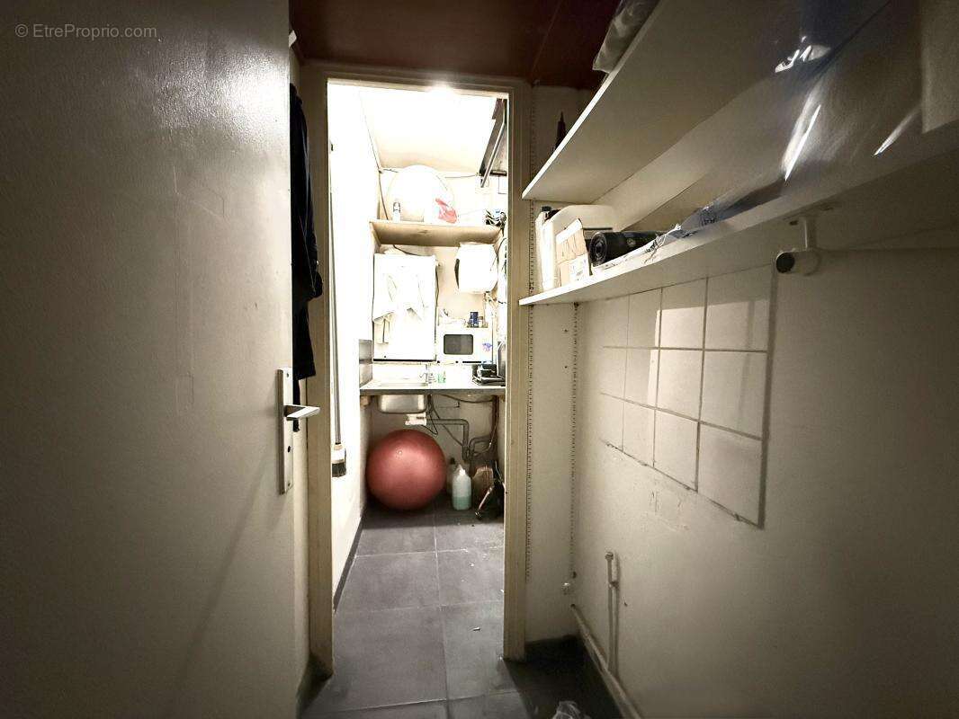 Commerce à PARIS-4E