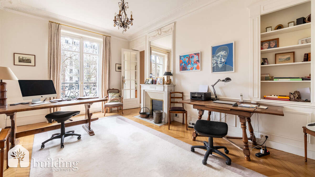 Appartement à PARIS-17E