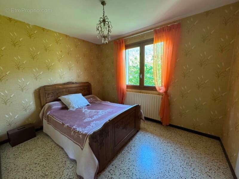 Maison à SERRES