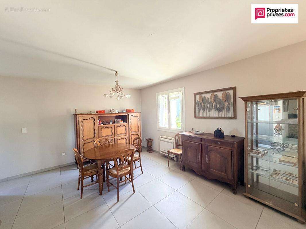 Villa Saint Hilaire De Brethmas 5 pièce(s) 103 m2 3 chambres + 1 BUREAU - photo 9