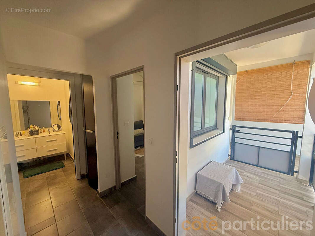 A vendre t4  vide de 71 m² - la saline les bains - photo 8