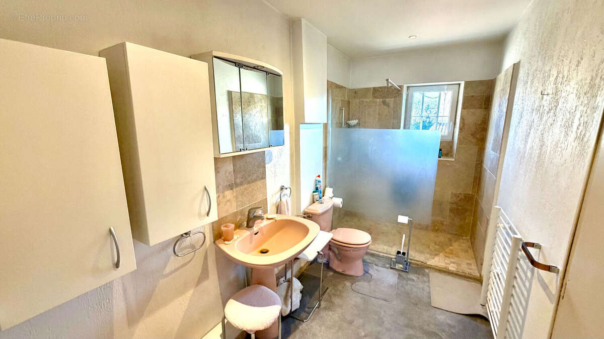 Maison à PERNES-LES-FONTAINES