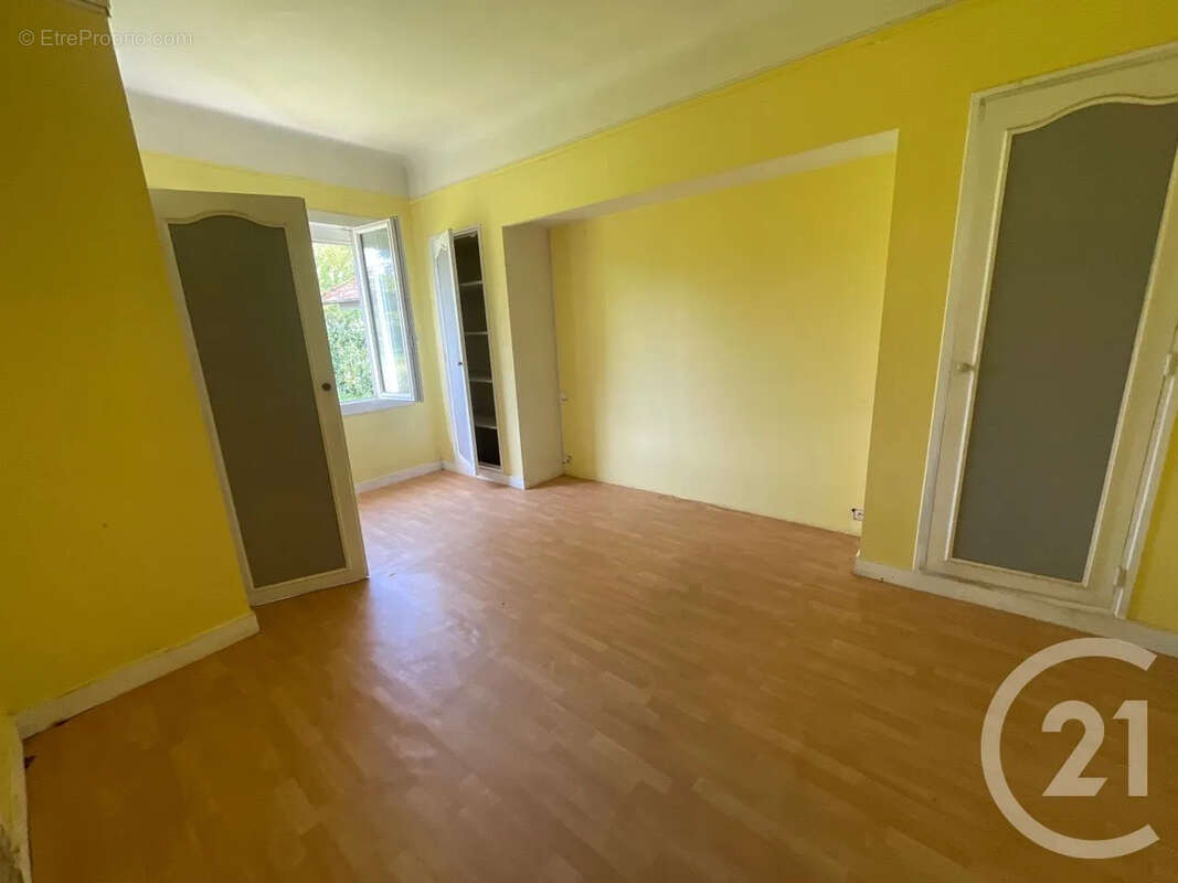 Maison 166 m² à Saint-Aigulin  - photo 3