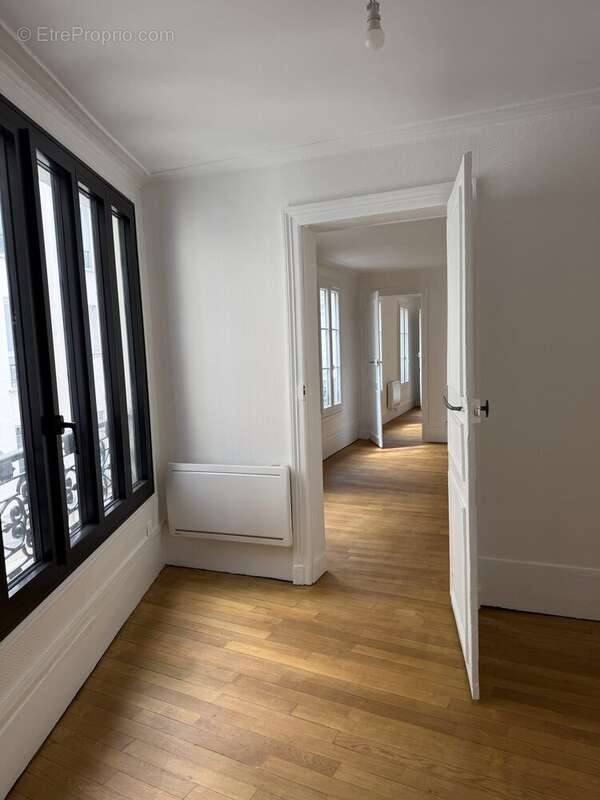 Appartement à PARIS-3E