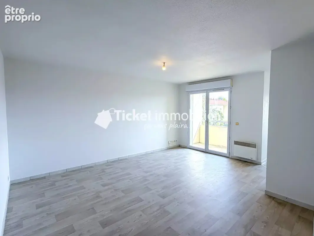 Appartement t2 50m2 tarbes avec balcon, place de parking etc ... - photo 1
