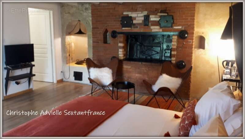Ensemble immobilier, habitation 230 M2, 5 chambres d'hôtes, 2 gîtes, piscine sur 1 Ha - photo 9