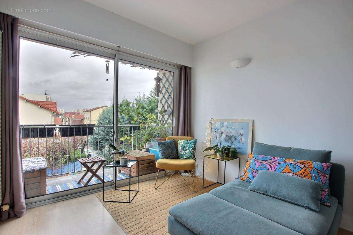 Appartement à COLOMBES