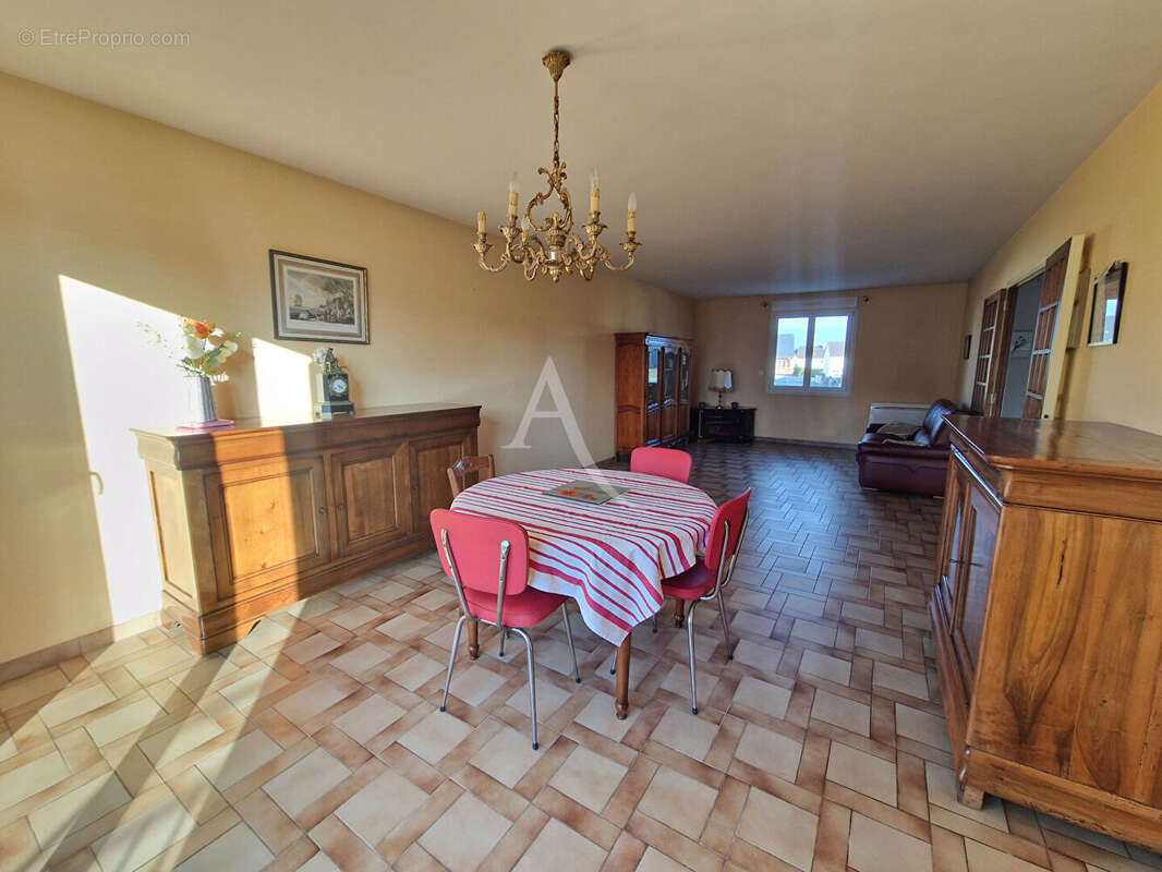 Maison à BONCHAMP-LES-LAVAL