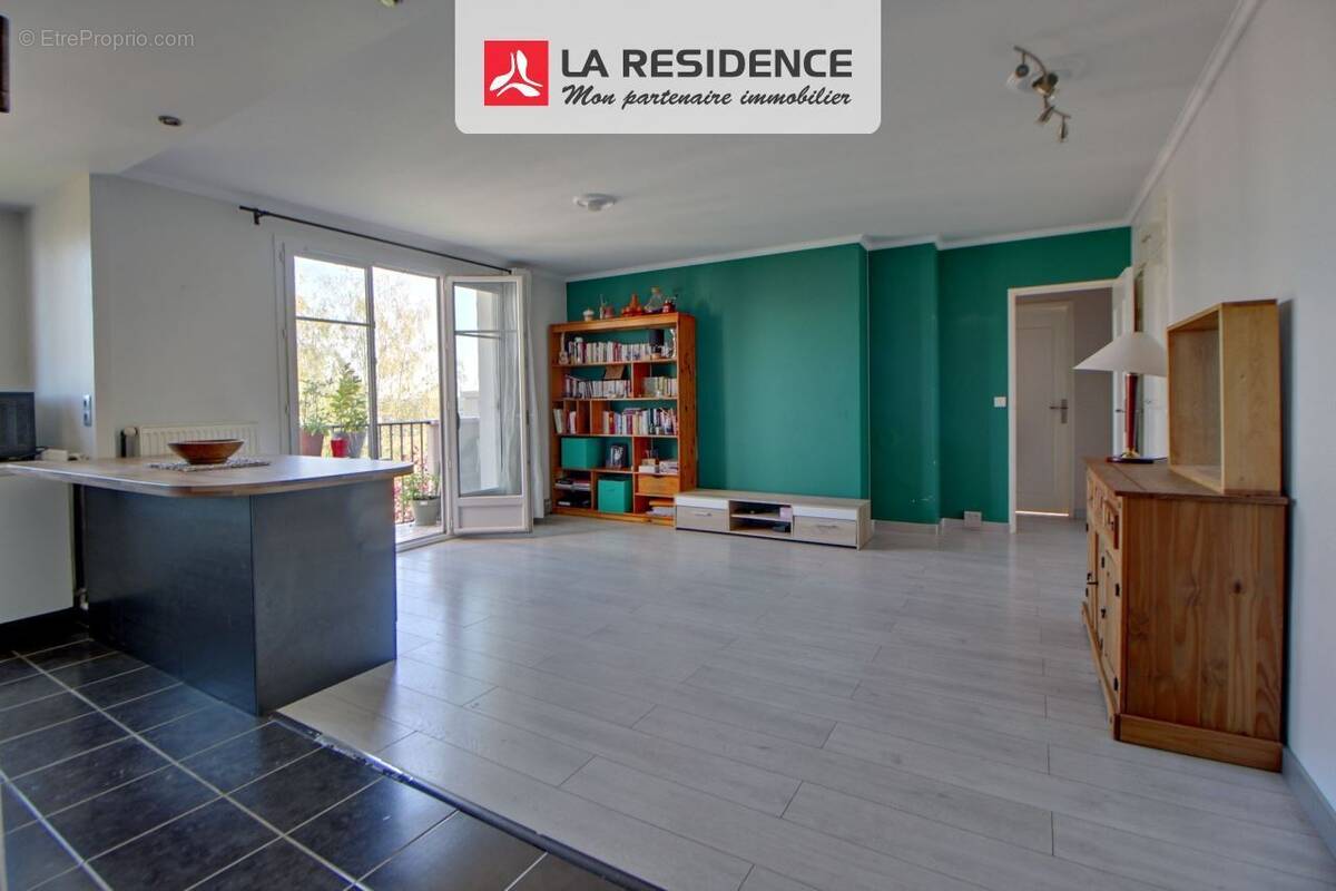 Appartement à LES CLAYES-SOUS-BOIS