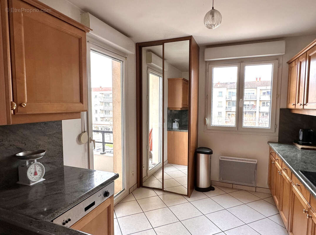 Appartement à CRAPONNE