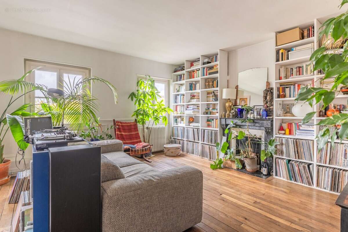 Appartement à PARIS-10E