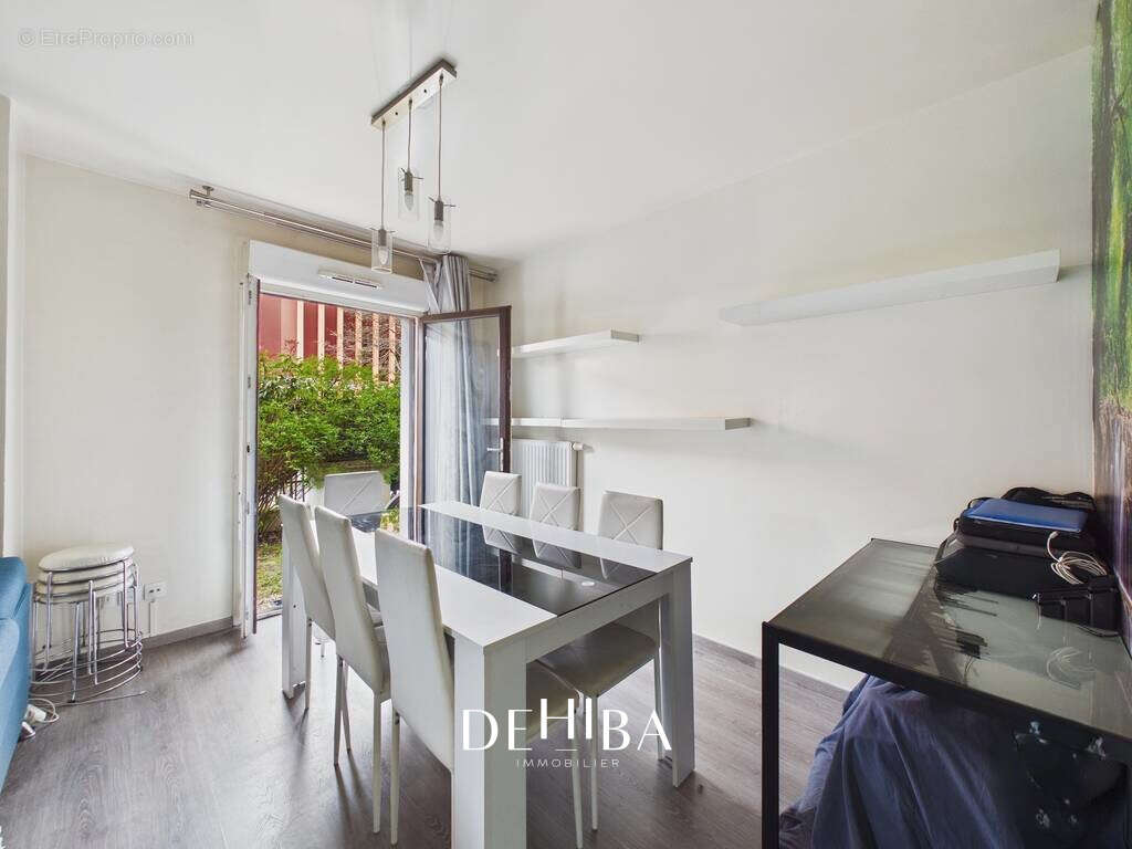 Appartement à LES PAVILLONS-SOUS-BOIS