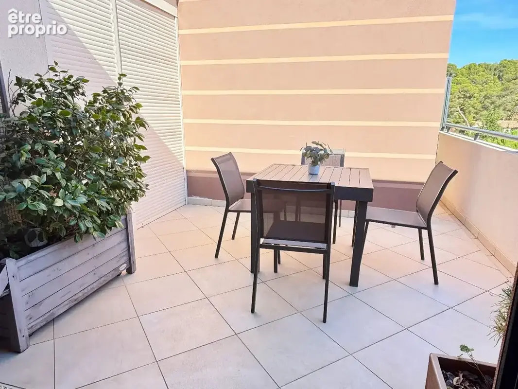 Appartement 3 pièces 51 m² à vendre à Saint-Raphael (83700) - photo 2