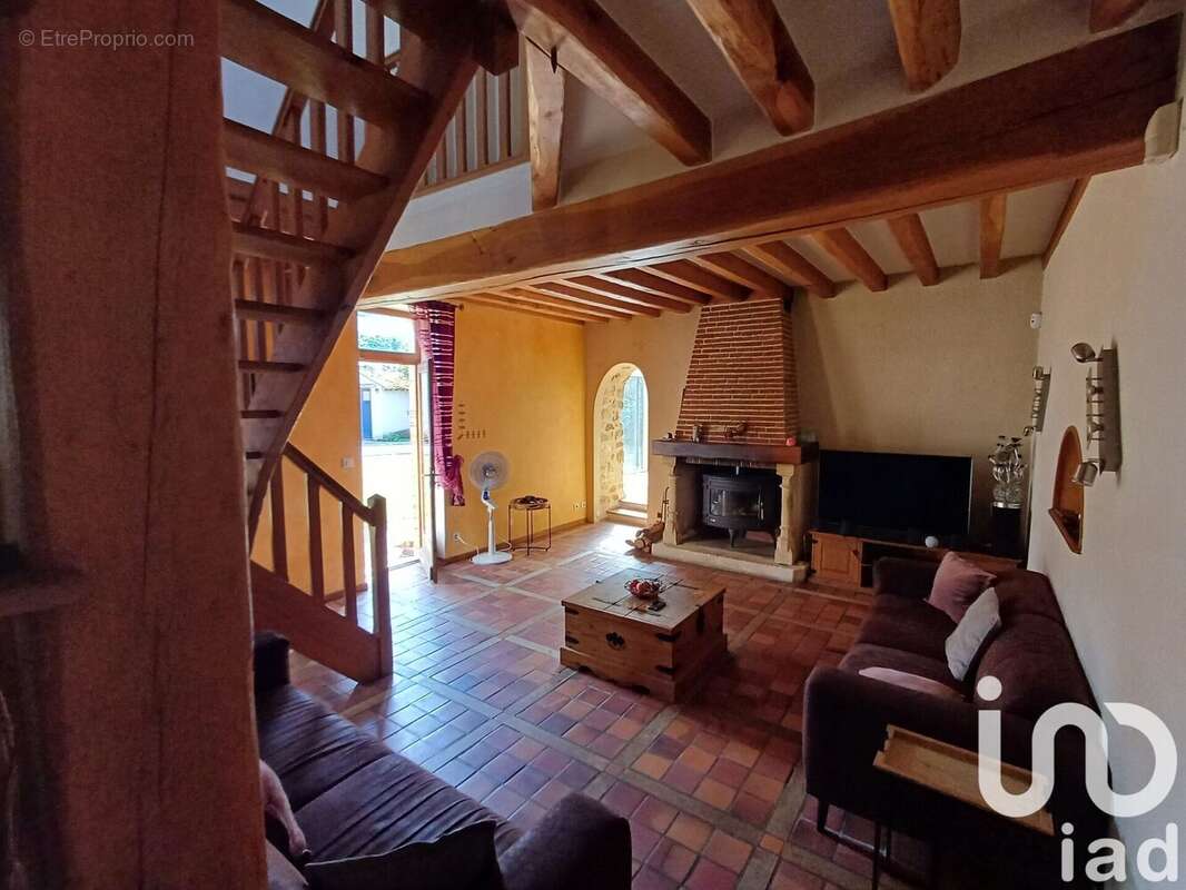 Maison 167 m² à La Brosse-Montceaux  - photo 7