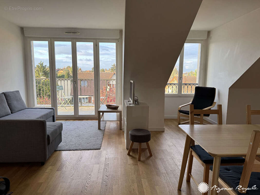 Appartement à MAREIL-MARLY