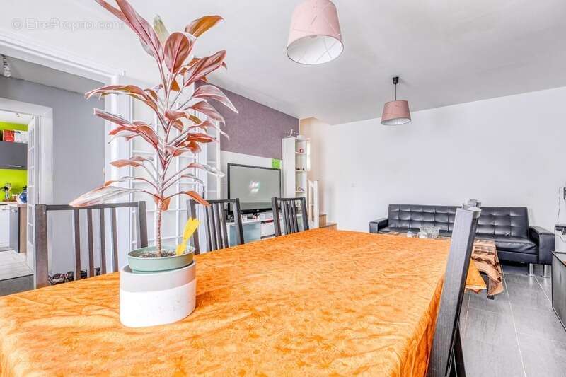Christophe Michaudelle – EXLUSIVITE - CAPIFRANCE vous propose Nanteuil lès Meaux : Proche des commodités, maison de ville bien e - photo 5