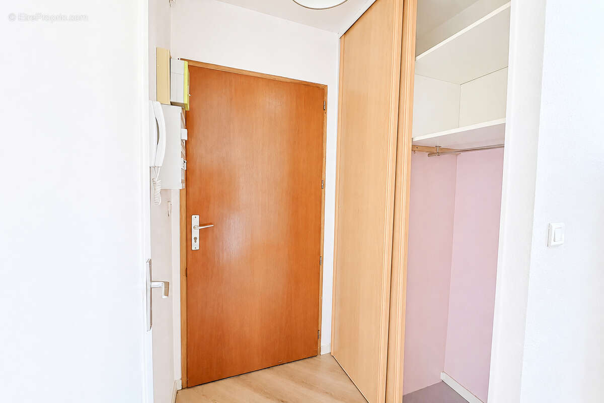 Studio avec place de parking et ascenseur - Proche centre ville - photo 8