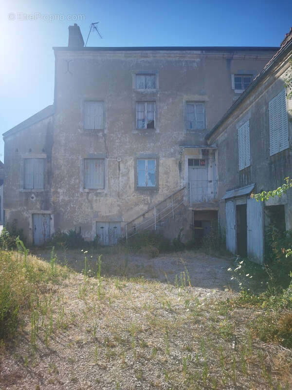 Appartement 740 m² à Bragny-Sur-Saone  - photo 8