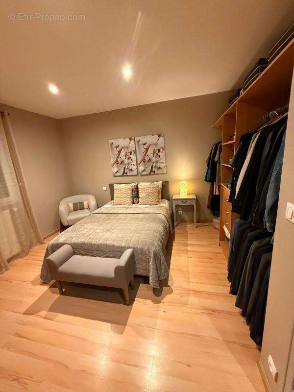 Maison à SAINT-PANTALEON-DE-LARCHE