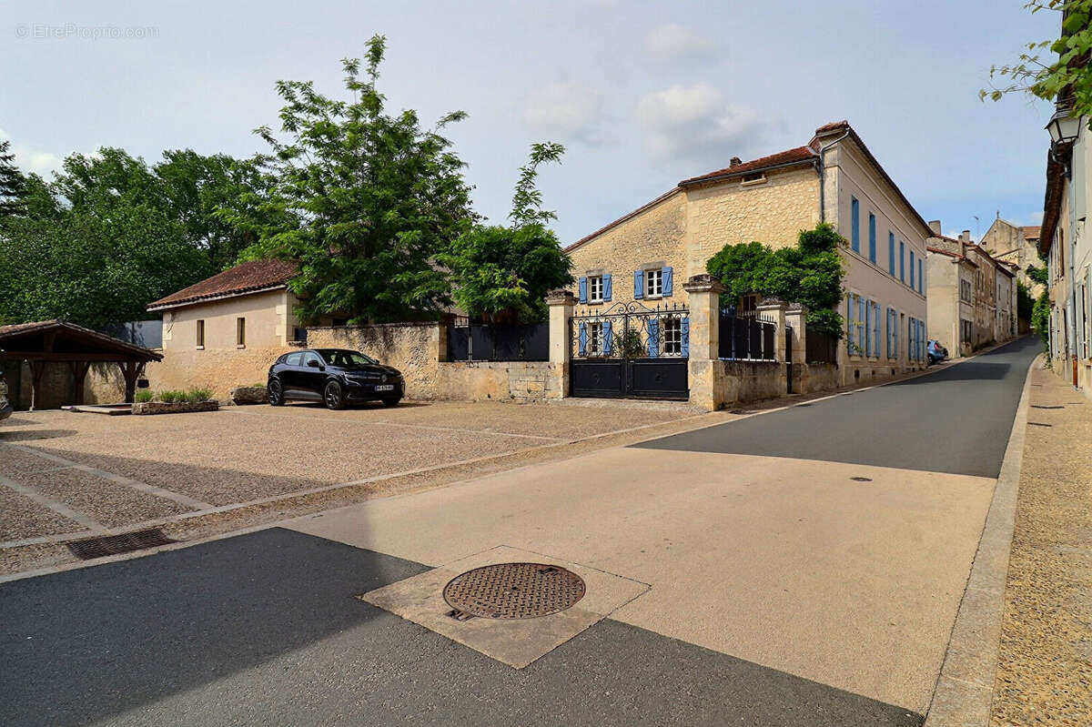 Maison à SAINT-PRIVAT-DES-PRES