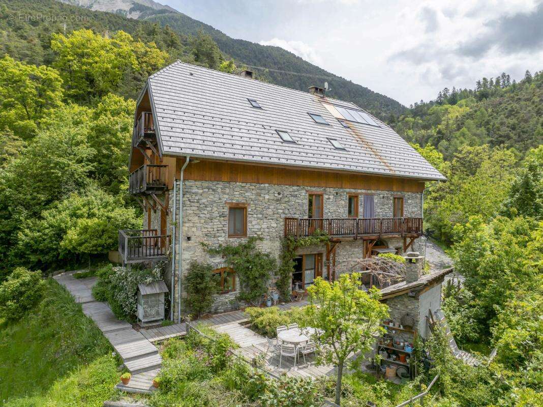 Maison à SAINT-ANDRE-D'EMBRUN