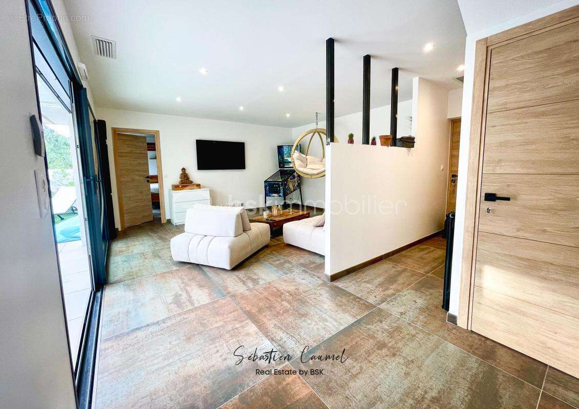 Maison à COURNONTERRAL