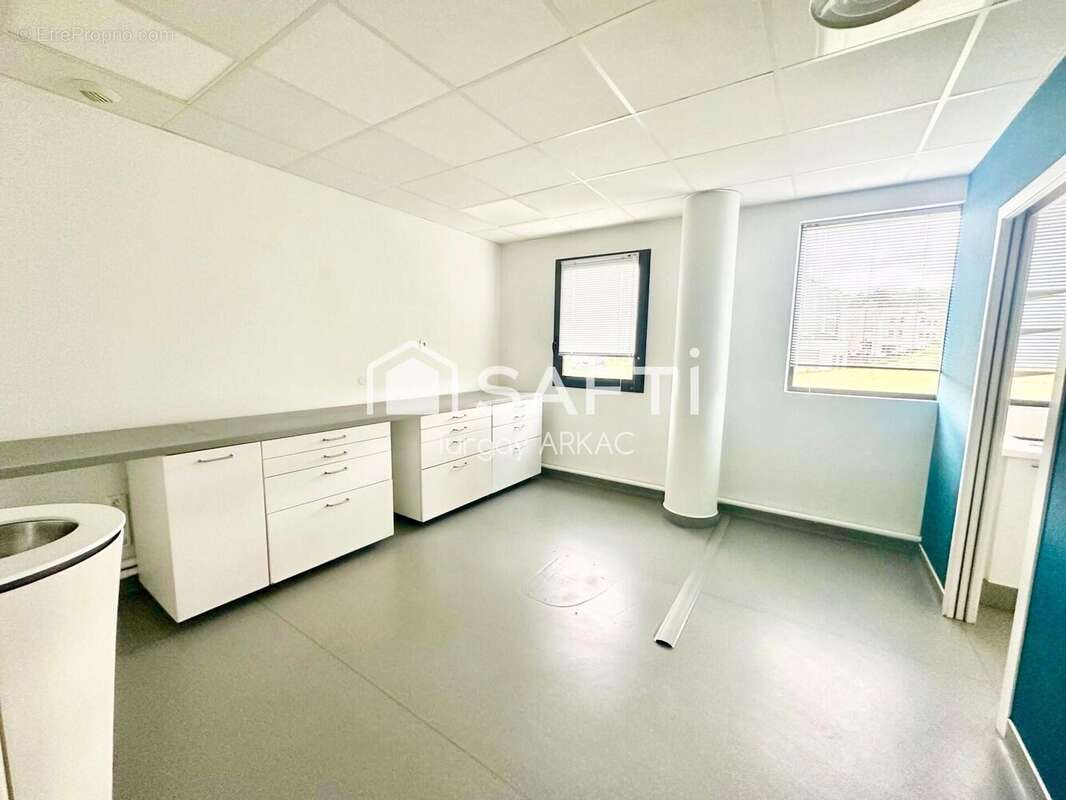 Photo 8 - Commerce à BOURGOIN-JALLIEU