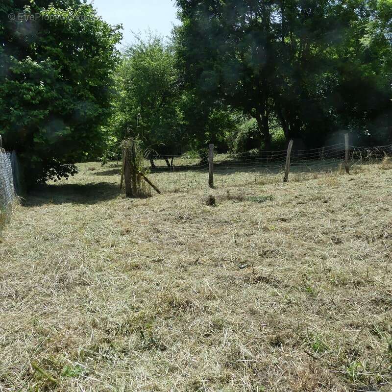 Terrain à POUILLY-EN-AUXOIS