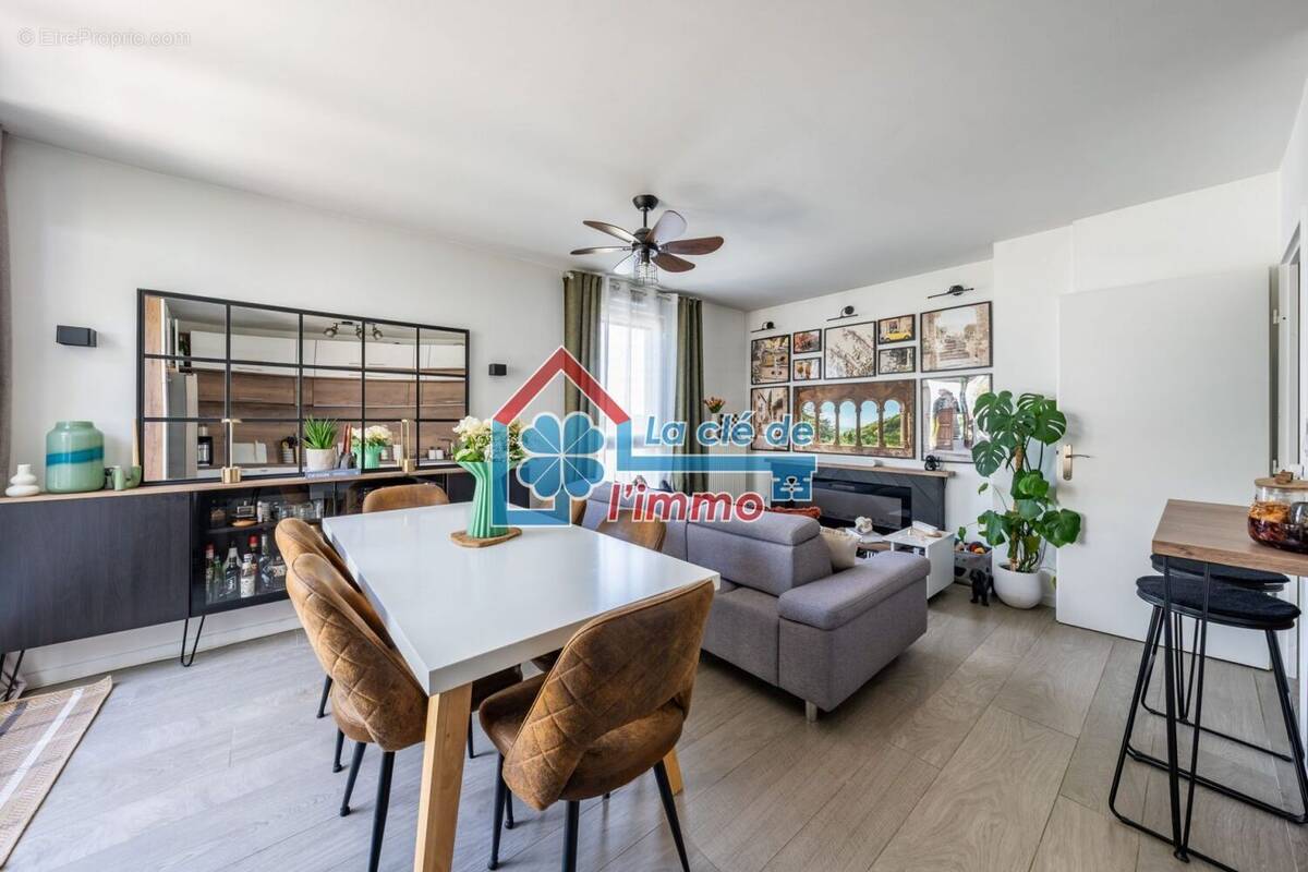 Appartement à MOISSY-CRAMAYEL