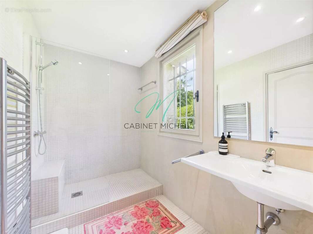 Maison à ROQUEFORT-LES-PINS