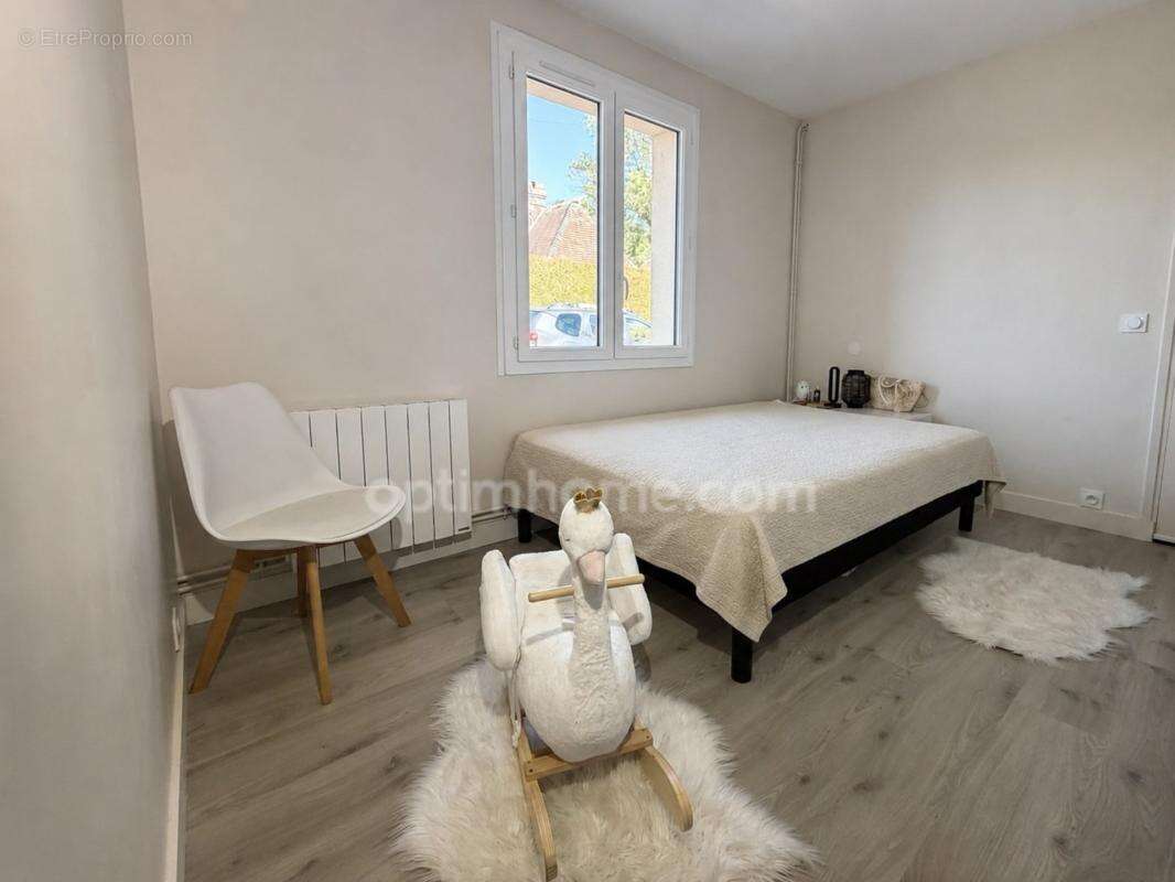 Maison familiale 4 chambres - vie de plain-pied, garage et grand jardin - Saint-Germain-de-Livet (14100) - photo 12
