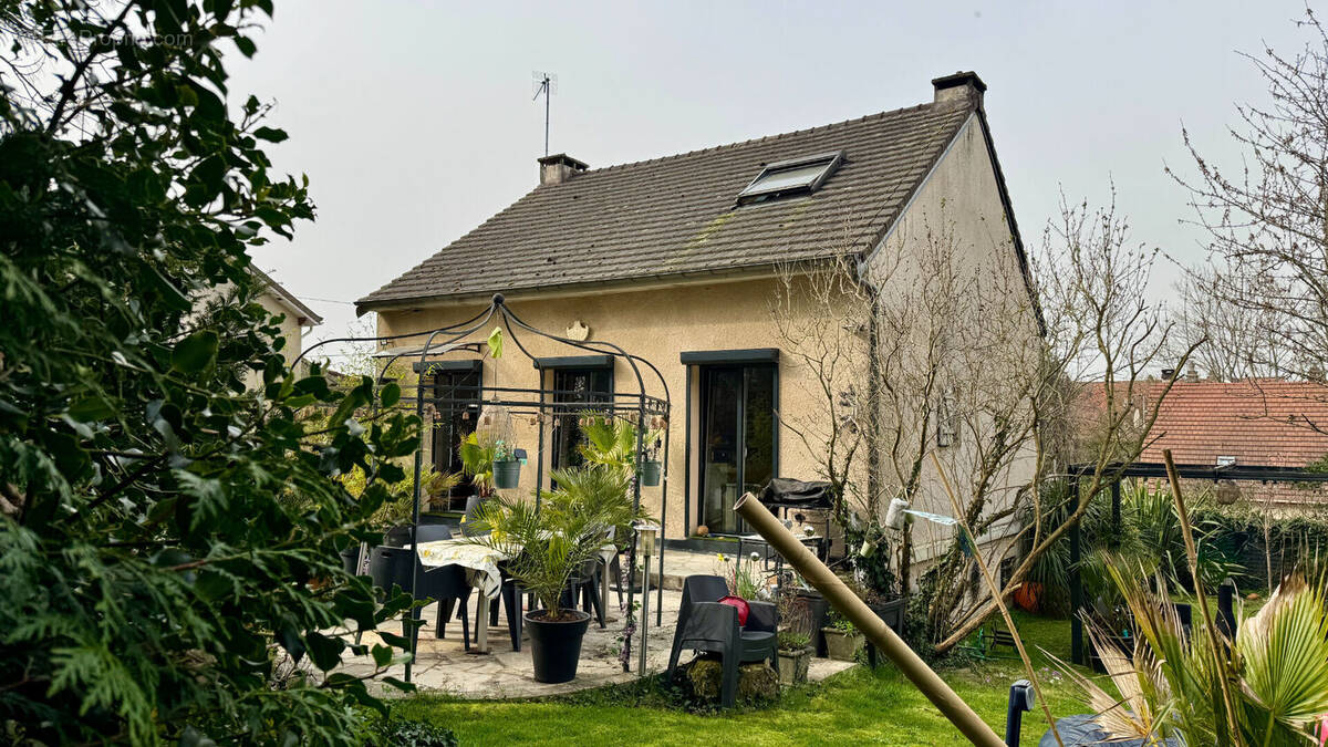 Maison à MONTLIGNON