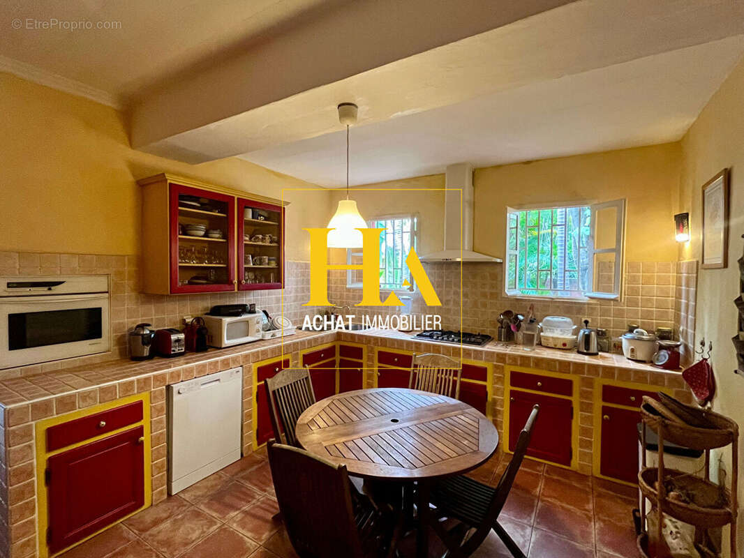 Maison 7 pièces 235m² Le Tampon - Centre ville - photo 11
